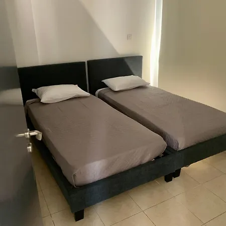 Menelaos ... * Paralimni